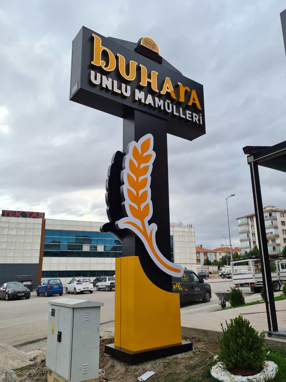 BUHARA - POLATLI DEKORATİF TOTEM TABELA
