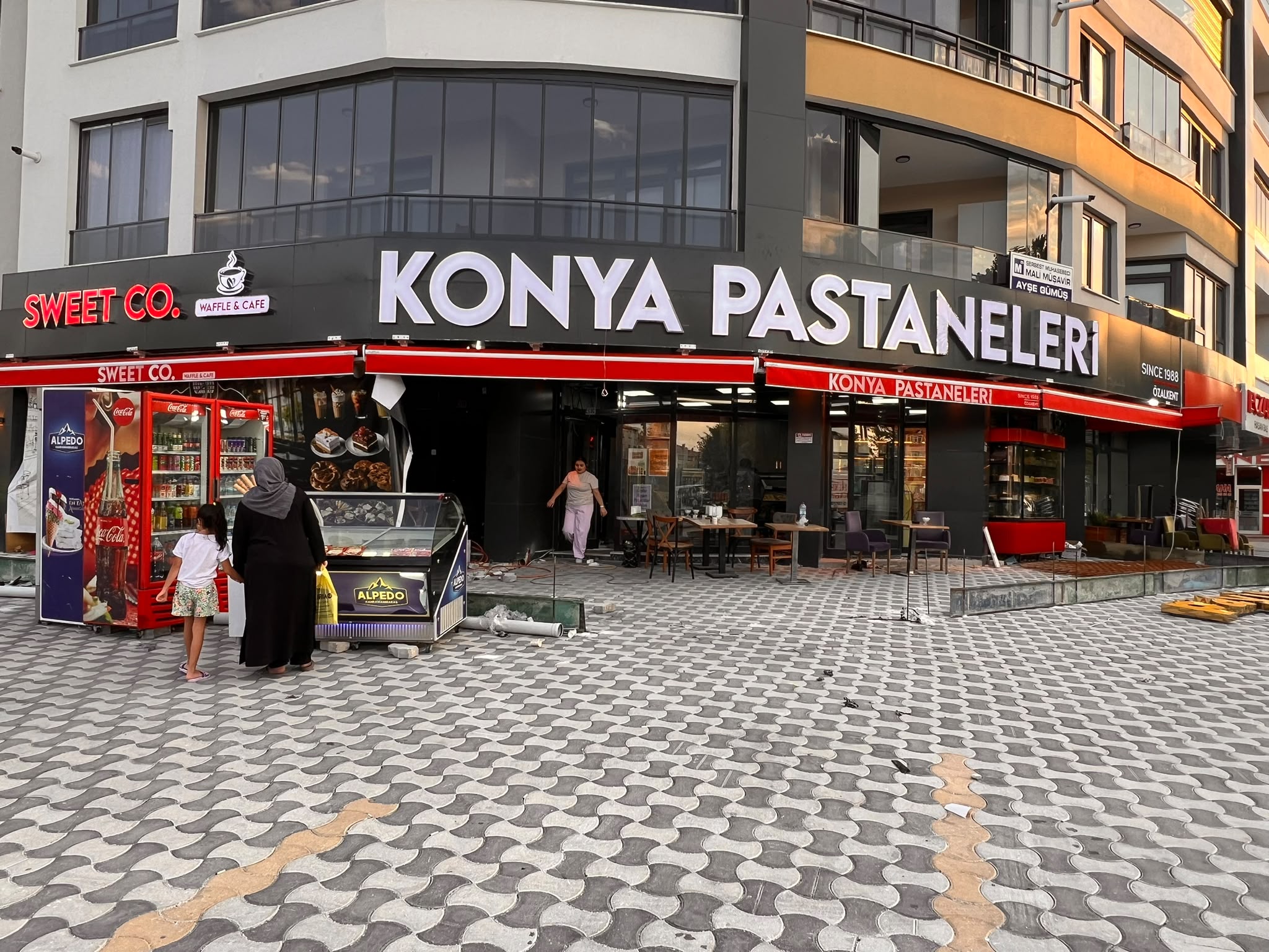KONYA PASTANELERİ IŞIKLI KROM KUTU HARF