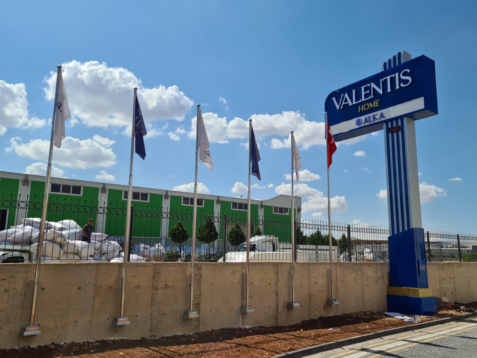 VALENTİS HALI - GAZİANTEP TOTEM TABELA