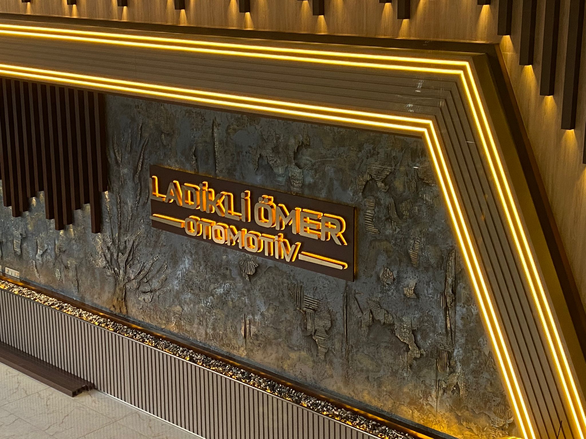 LADİKLİ ÖMER OTOMOTİV KUTU HARF