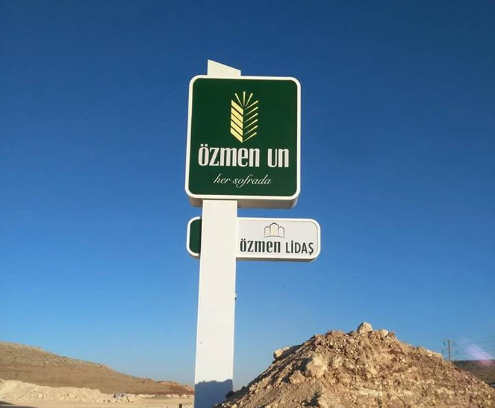 Ozmen Un